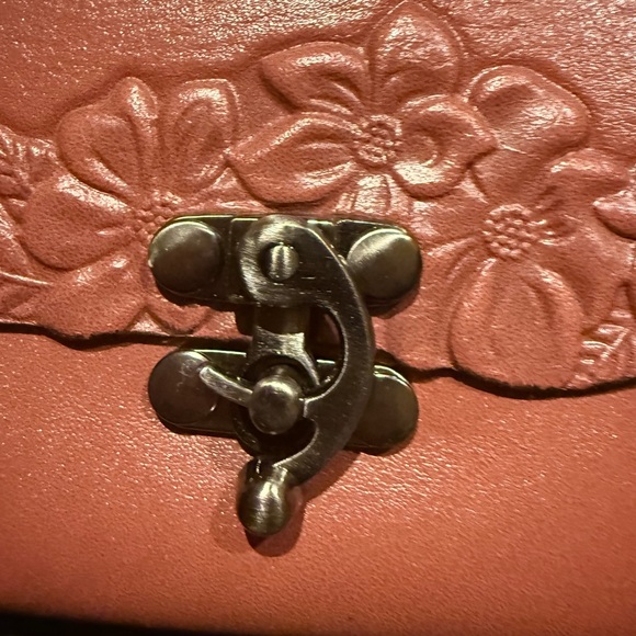 Patricia Nash Pink Floral Embossed Clutch - Picture 4 of 9